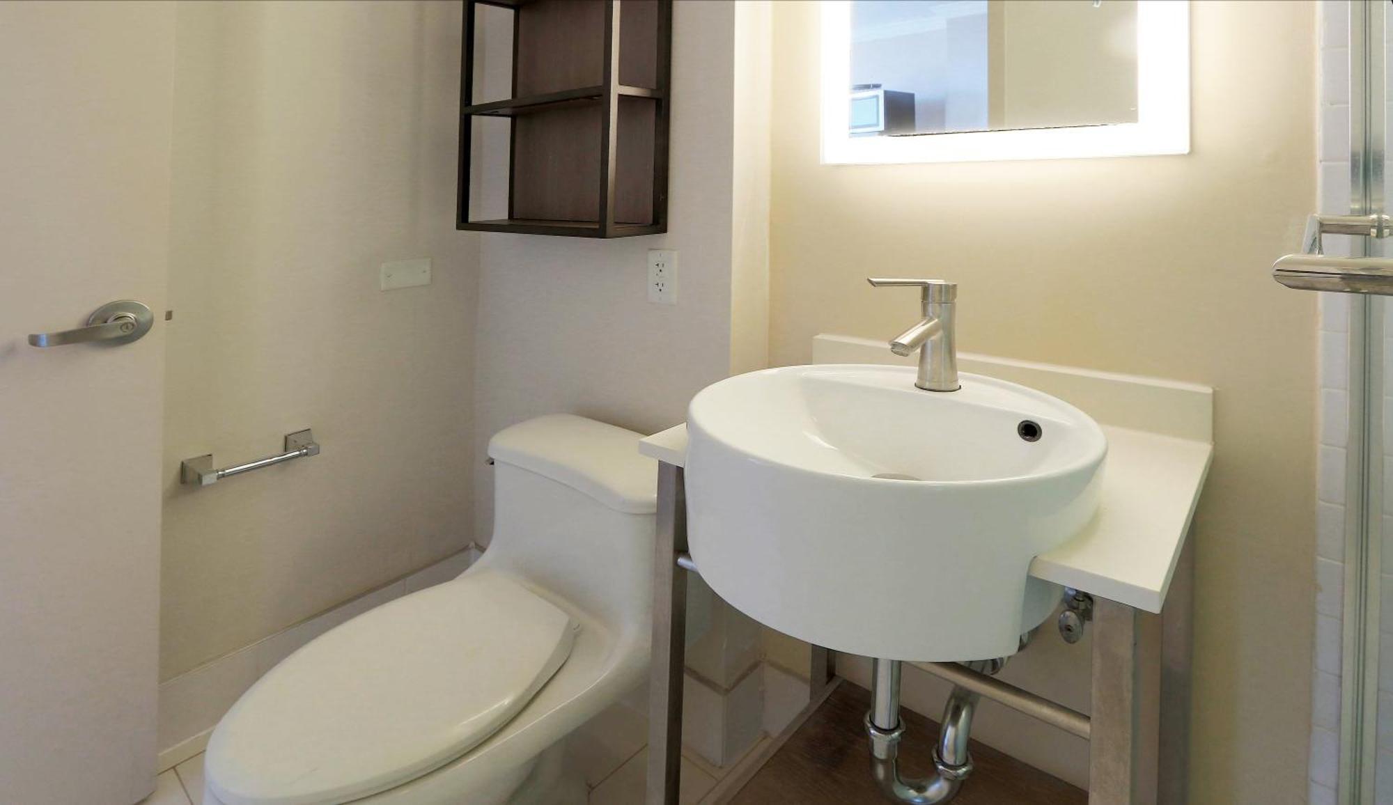 Convention Center Executive Properties Free Indoor Parking บัลติมอร์ ภายนอก รูปภาพ